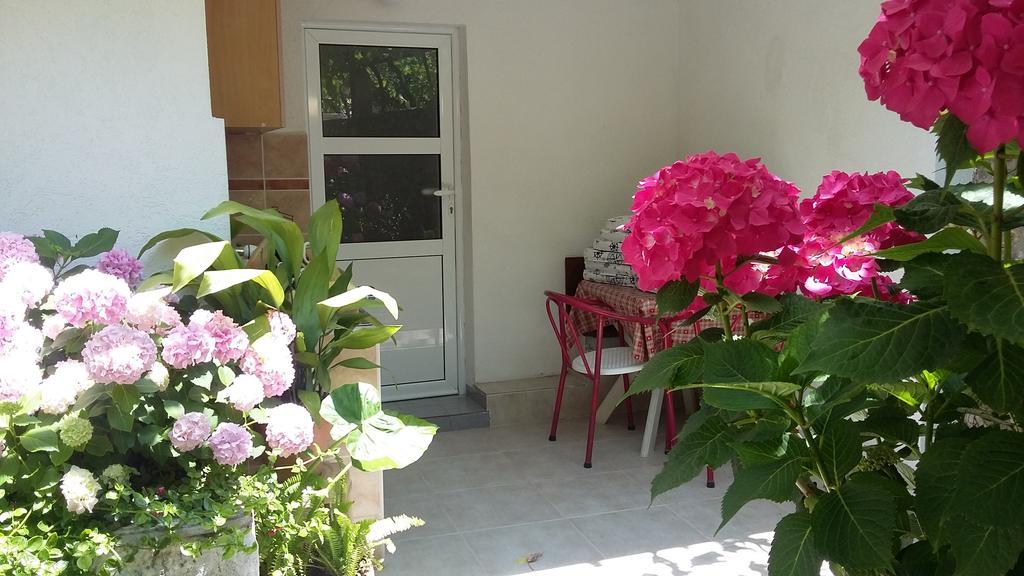 Apartments Slavica Rafailovici Budva Exterior foto